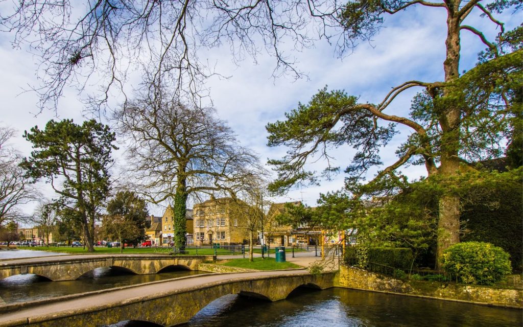 10 Best Cottages in Bourton on the Water (Cotswolds)